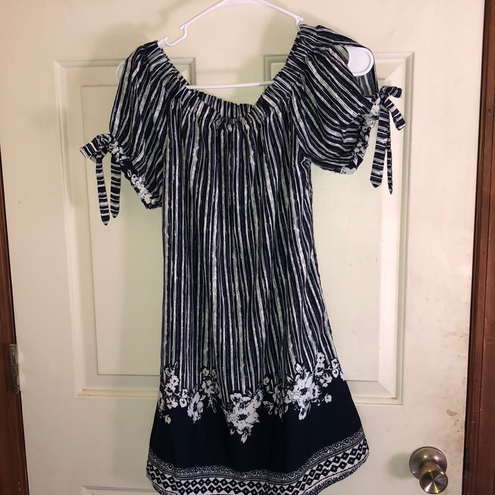 On/off shoulder dress size XS